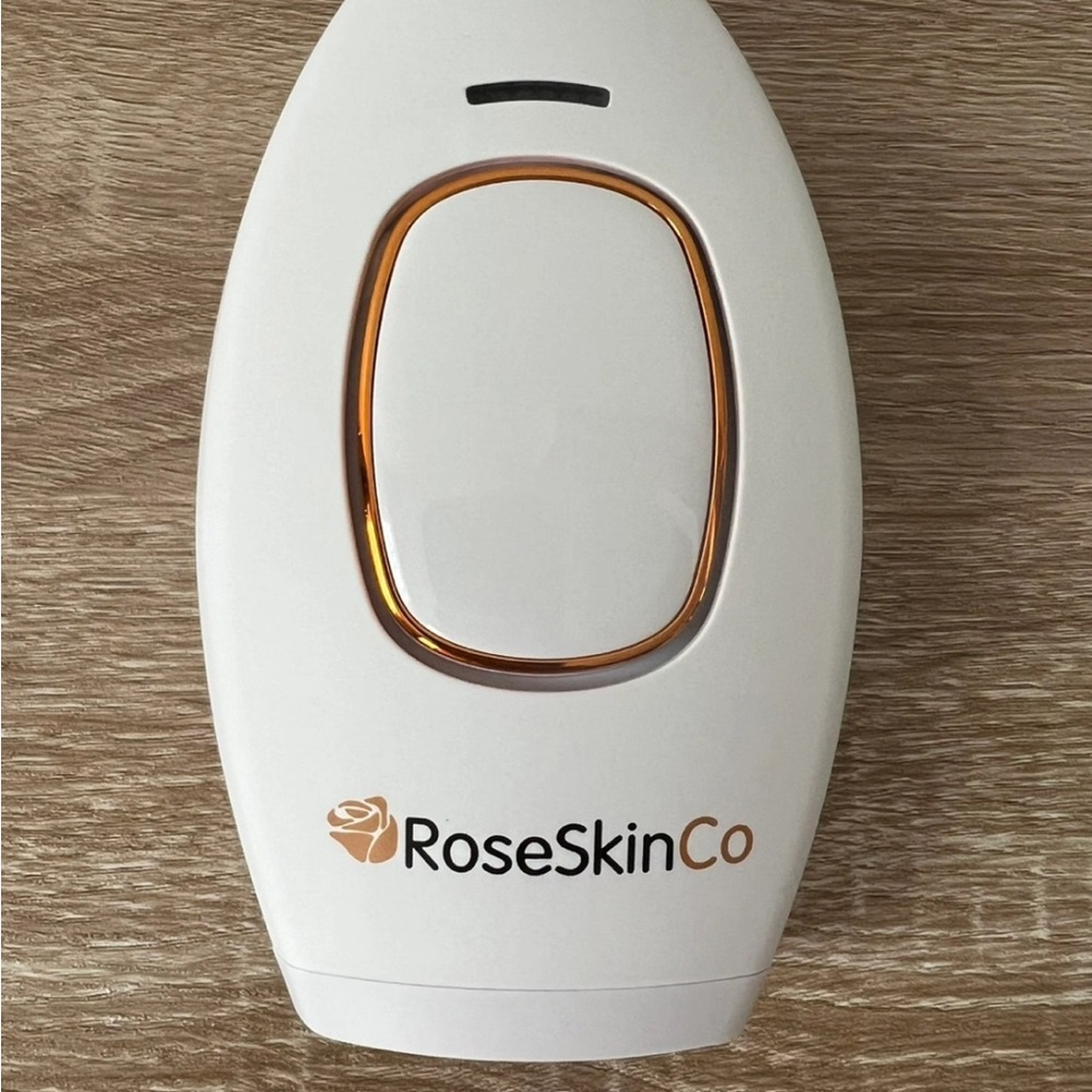 White and Gold Skincare Tool for Effortless Beauty